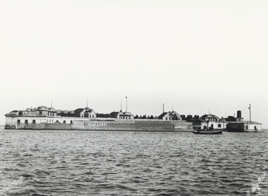 Søfortet Prøvestenen. Set fra nordvest 1905. Hærens Arkiv.